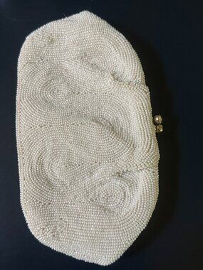 Vintage Beautifully Cream-Colored Beaded Clutch